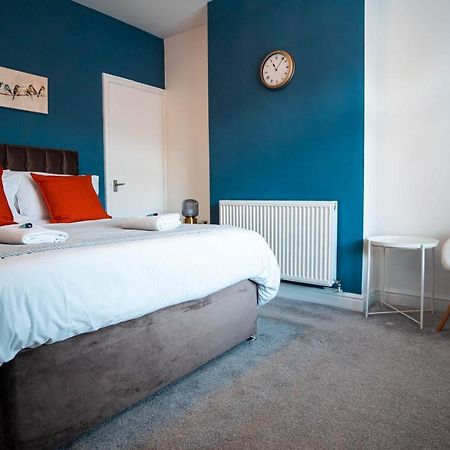 Comfortable House In Nuneaton Sleeps5 Free Parking Good Amenites Esterno foto