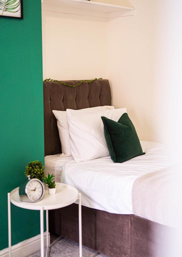 Comfortable House In Nuneaton Sleeps5 Free Parking Good Amenites Esterno foto